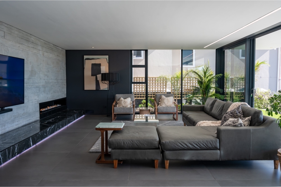6 Bedroom Property for Sale in Myburgh Park Western Cape